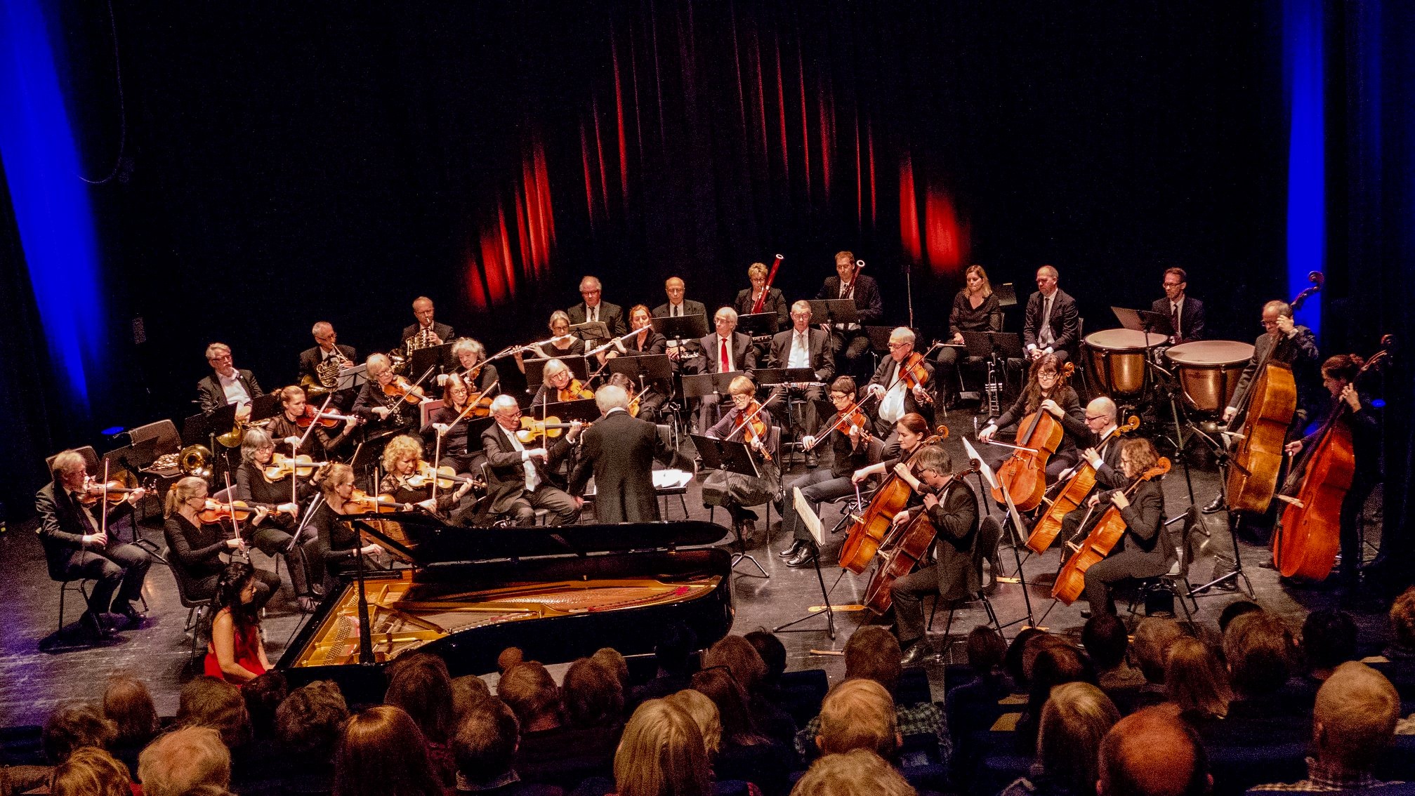 Musikere fremfører symfonisk musikk